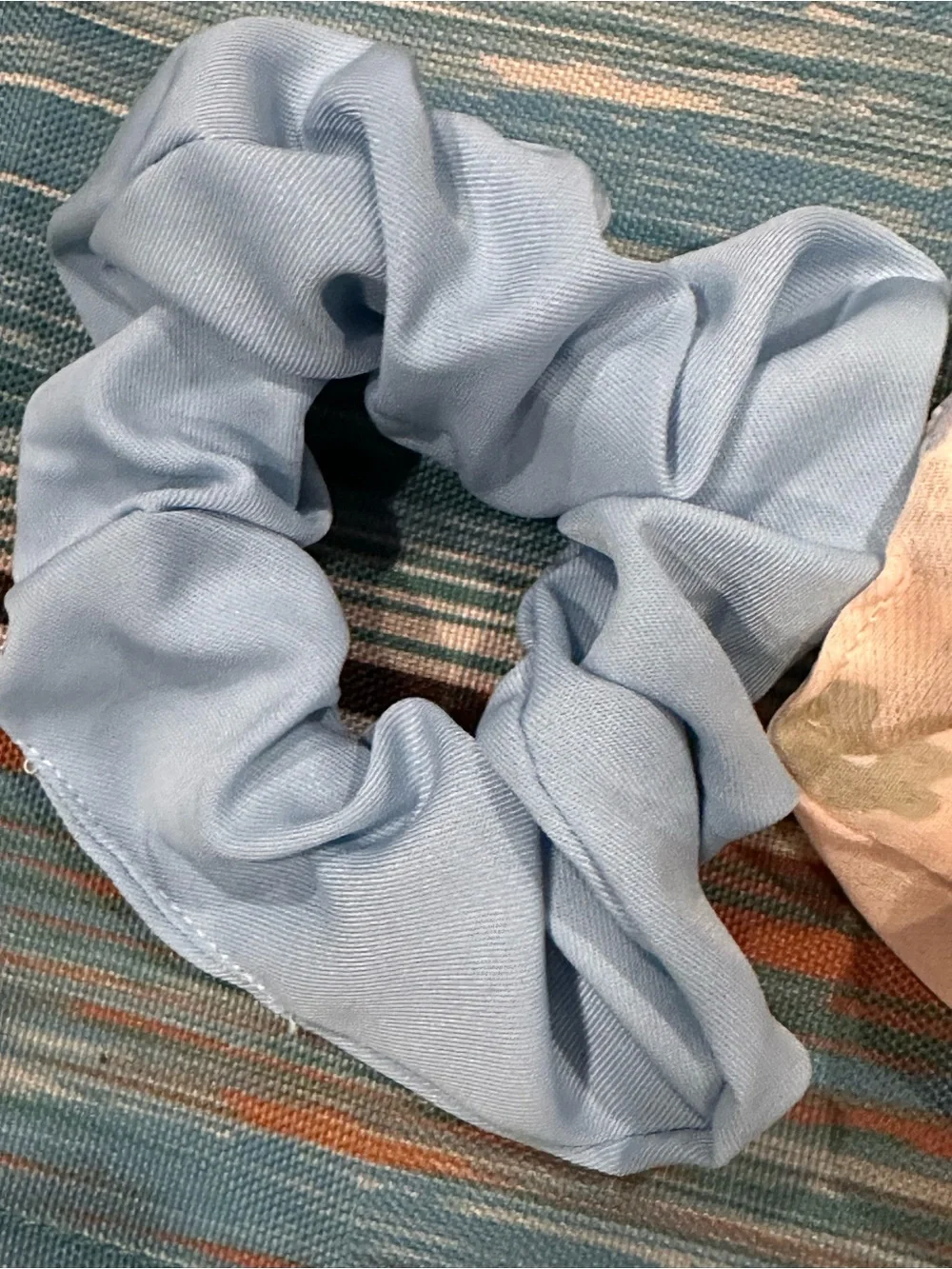Set of 3 Women’s Blue and Cream Floral Scrunchies